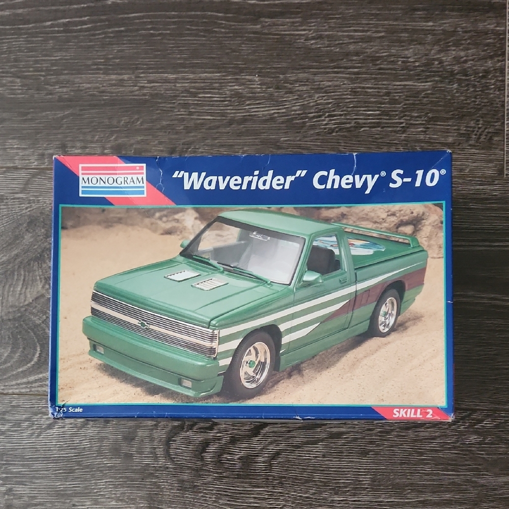 Monogram Chevy S-10 Waverider Pickup Truck 1/25 Model Kit 2438 Vintage 1995